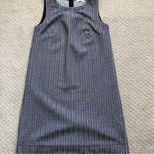 Loft dress. Size XS. Excellent condition. Black and white color